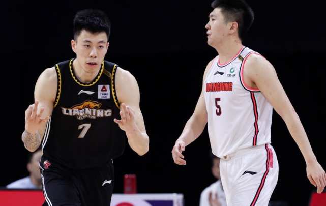 包含巴塞罗那季后赛小胜广东男篮,苏炳添砍下50记关键球,全场沸腾的词条 包含巴塞罗那季后赛小胜广东男篮,苏炳添砍下50记关键球,全场沸腾的词条