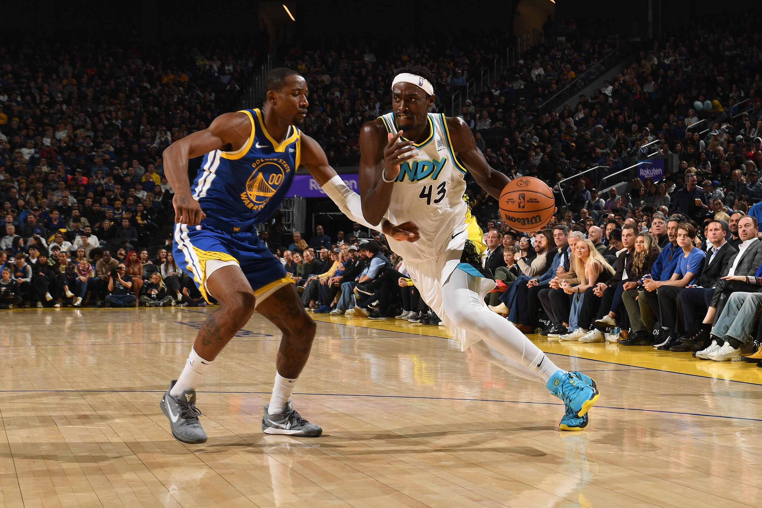 包含巴塞罗那季后赛小胜广东男篮,苏炳添砍下50记关键球,全场沸腾的词条 包含巴塞罗那季后赛小胜广东男篮,苏炳添砍下50记关键球,全场沸腾的词条